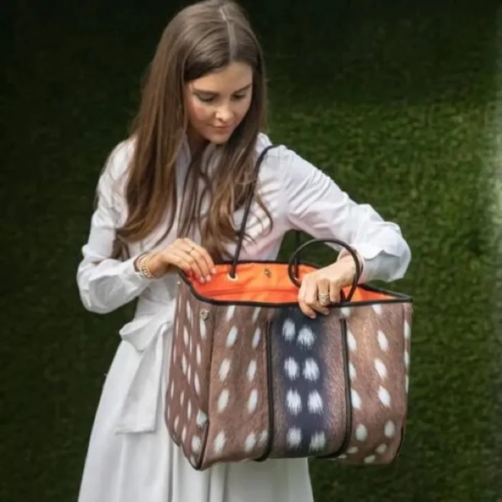 Spotted Brown Faux-Fur Tote Bag - Chic Everyday Carry - Picture 3 of 4